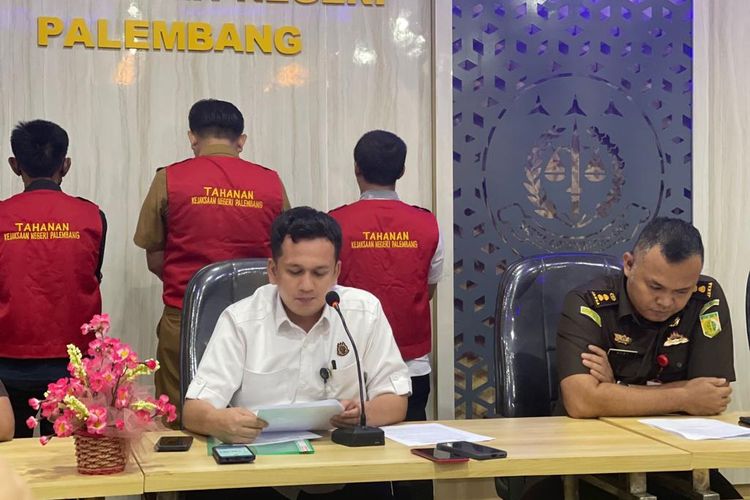 Kejari Palembang melakukan gelar perkara terkait kasus mafia tanah yang dilakukan oleh oknum lurah, pegawai BPN dan seorang wirawasta. Mereka diketahui telah mencaplok tanah milik aset pemerintah Provinsi Sumatera Selatan.