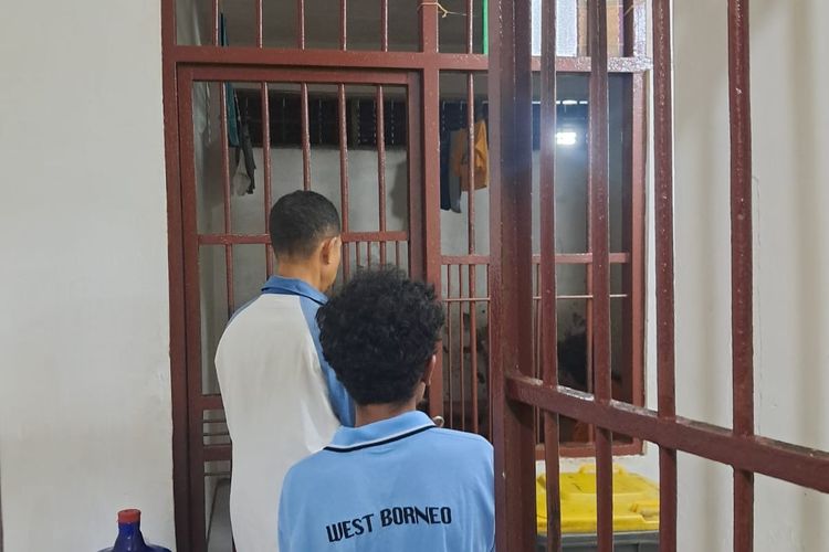 Ayah Kandung Aniaya Anak di Padang, Bibir Digigit dan Tubuh Disiram Air Panas