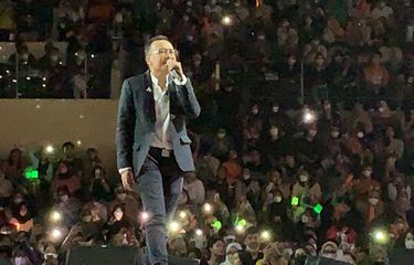 Penyanyi Ari Lasso saat menyanyikan lagu Hampa di acara Allo Bank Festival Day 2, di Istora Senayan, Jakarta Pusat, Sabtu (21/5/2022).