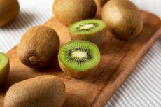 4 Tips Beli Kiwi yang Matang dan Empuk untuk Topping Kue 