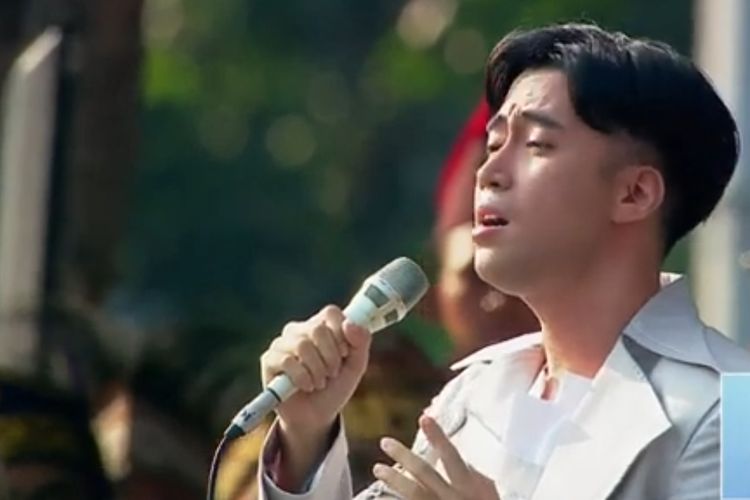 Penyanyi Vidi Aldiano saat tampil di Istana Negara, Rabu (17/8/2022).