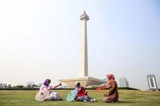 Ironi Emas di Monas: Sumbangan, Ambisi Soekarno, dan Pemborosan