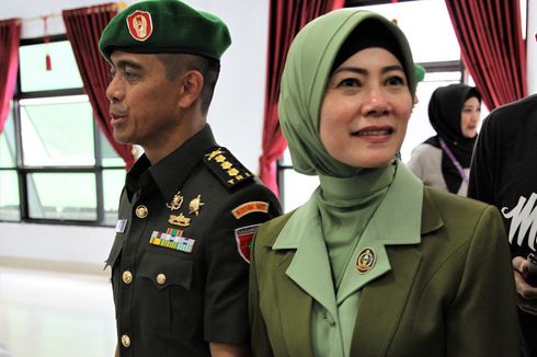 [POPULER NUSANTARA] Istri Hujat Wiranto, Jabatan Kolonel Hendi dan Peltu YNS Dicopot | Istri Mantan Dandim Kendari Menangis