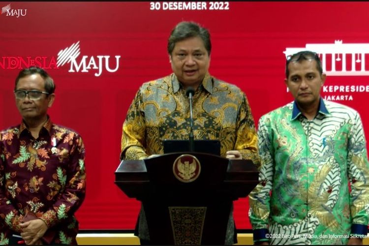 Menteri Koordinator Bidang Perekonomian Airlangga Hartarto saat konferensi pers, Jumat (30/12/2022).