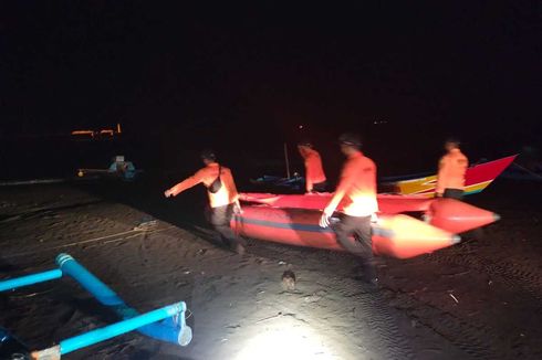 Perahu Terbalik akibat Cuaca Buruk, 2 Pemancing Tenggelam di Pantai Cilacap