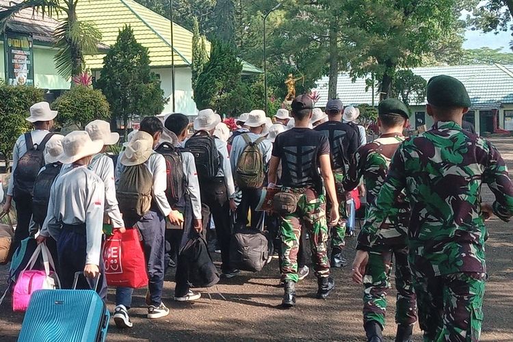 Program Barak Militer Dedi Mulyadi Dipuji Menteri HAM, Dikecam Komnas HAM