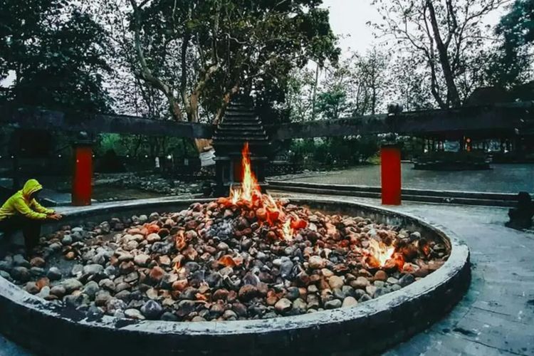 Api Abadi Kayangan Api