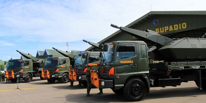 Senjata penangkis serangan udara Oerlikon Skyshield Mark II yang disiagakan di Lanud Supadio, Pontianak, Kalimantan Barat (11/11/2015)