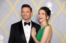 Intip 8 Gaya Sutton Foster yang Dikabarkan Dekat dengan Hugh Jackman  