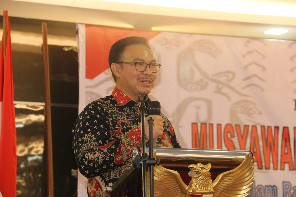 Kepala Badan Kependudukan dan Keluarga Berencana Nasional (BKKBN) Republik Indonesia (RI) Dokter Hasto saat menyampaikan materi penguatan penurunan stunting di Papua Tengah, Rabu (3/4/2024)