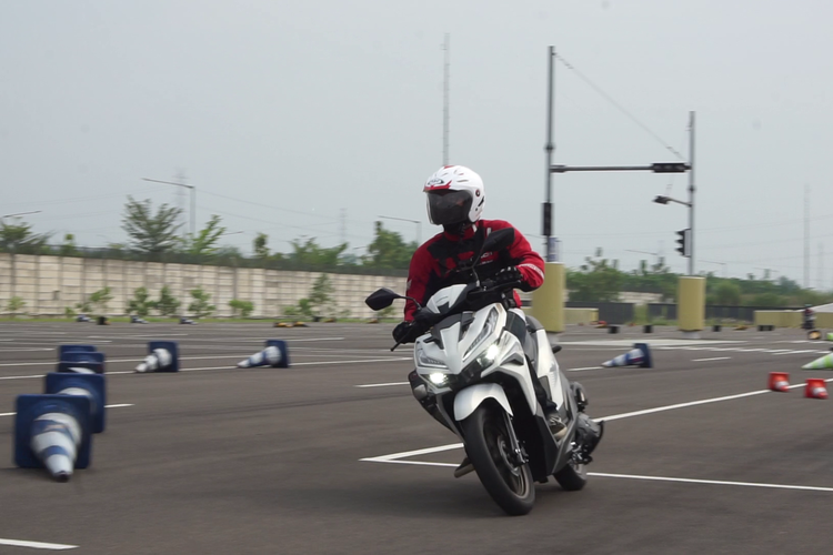 
Tes New Honda Vario 125 di fasilitas Safety Riding Astra Honda Motor (AHM) di Cikarang, Jawa Barat.