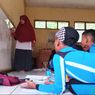 Meja Kursi Rusak, Siswa SD di Cianjur Belajar di Lantai: Dingin, Pegal, dan Kadang Kesemutan 