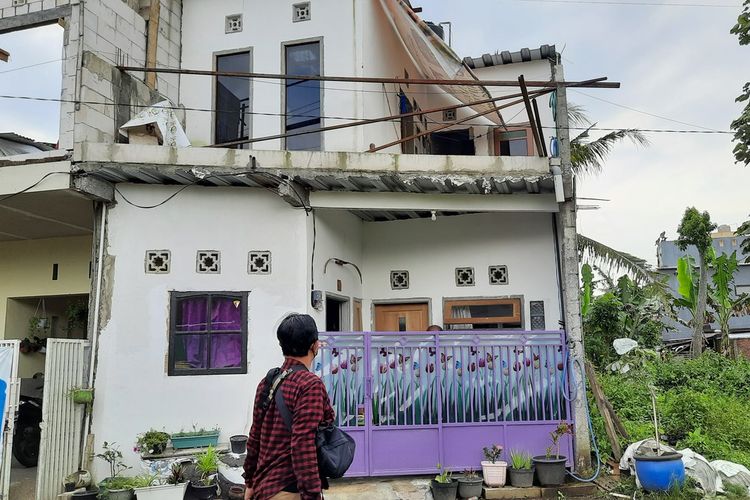 Rumah terduga teroris yang ditangkap Densus 88 Antiteror Mabes Polri di Sekarpuro, Kecamatan Pakis, Kabupaten Malang, Selasa (2/3/2021).