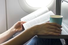5 Tips agar Tetap Terhidrasi saat Bepergian dengan Pesawat