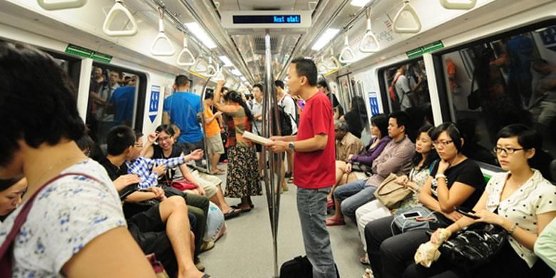 Interior MRT Singapura