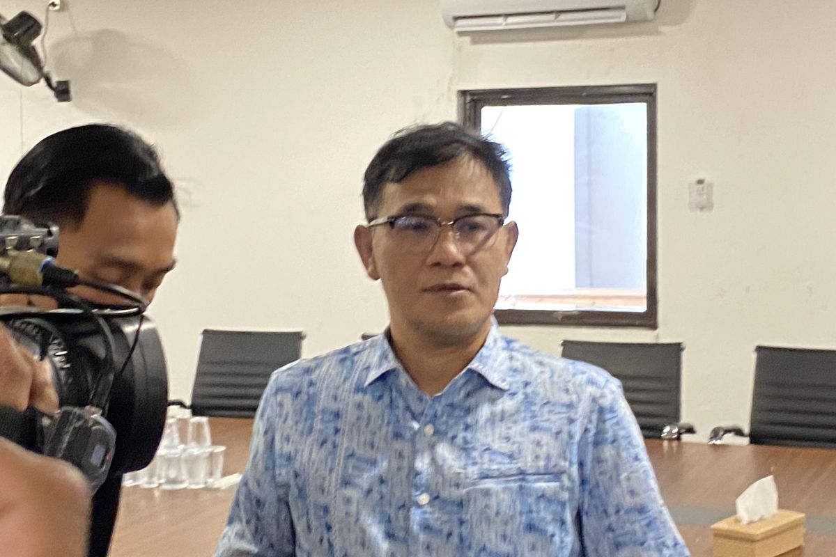Wakil Ketua Dewan Pakar Tim Kampanye Nasional (TKN) Prabowo Subianto-Gibran Rakabuming Raka, Budiman Sudjatmiko di Sekretariat Bersama Relawan Prabowo-Gibran, Kemanggisan, Palmerah, Jakarta Barat, Kamis (4/1/2024).