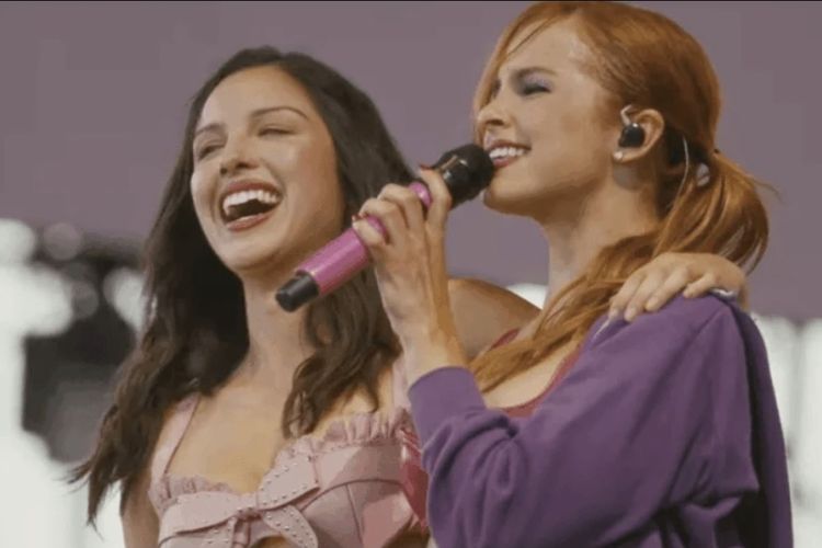 Momen Tak Terduga: Olivia Rodrigo & Addison Rae Gegerkan Coachella 2026