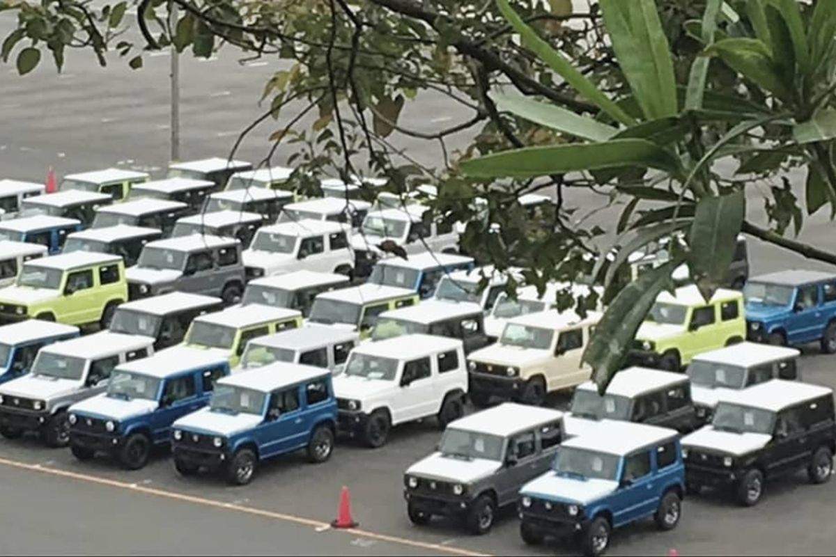 Penampakan Suzuki Jimny di salah satu lahan pabrik yang dilaporkan berlokasi di Jepang.