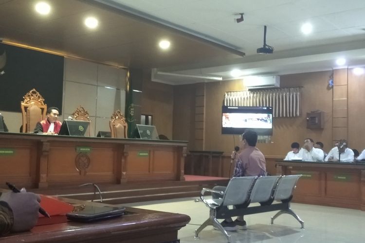 Alhi hukum pidana dari Universitas Pancasila, Prof Agus Surono saat menjadi saksi ahli yang dihadirkan Polda Jabar dalam sidang praperadilan Pegi Setiawan di Pengadilan Negeri Bandung Kelas IA, Kamis (4/7/2024).