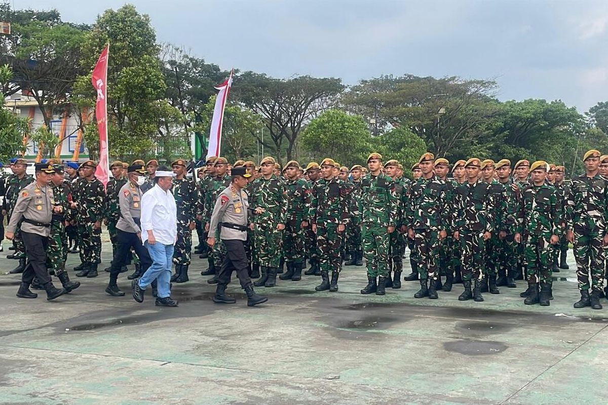 Kapolda Jabar Irjen Pol Rudi Setiawan saat diwawnacarai terkait pengamanan Piala Presiden 2025, Jumat (4/7/2025)