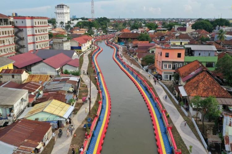 Kementerian PUPR telah merampungkan revitalisasi Sungai Sekanak Lambidaro tahap pertama sepanjang 800 meter