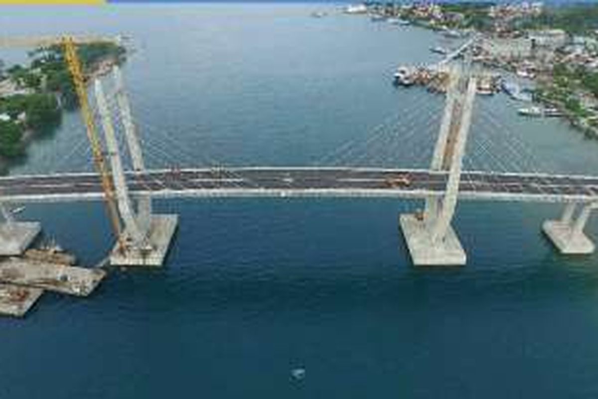 Jembatan Merah Putih, Ambon, Maluku.