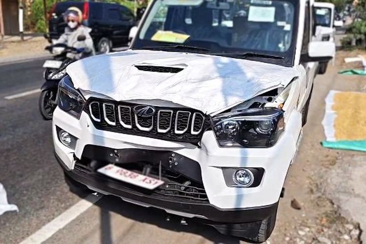 Hendak Dibawa ke Kodim, Mobil KDKMP Seruduk Bus Pariwisata di Ponorogo