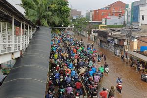 BPBD DKI: 19 RT dan 1 Ruas Jalan Masih Tergenang Banjir di Minggu Pagi