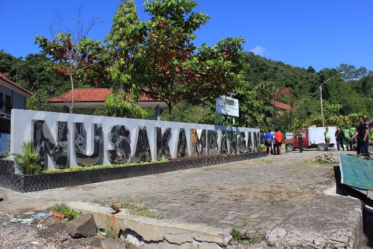 Tulisan di Pulau Nusakambangan, Kabupaten Cilacap, Jawa Tengah.