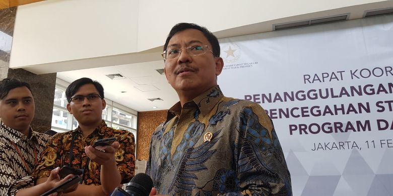Menteri Kesehatan Terawan Agus Putranto usai melaksanakan rapat TNP2K di Kantor TNP2K, Jalan Kebon Sirih, Jakarta Pusat, Selasa (11/2/2020).