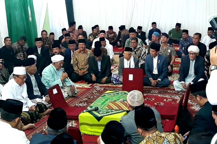 Jokowi dan KH Maruf Amin jadi saksi nikah putri Rois Aam PBNU KH Miftahul Akhyar di Surabaya, Kamis (20/6/2019)