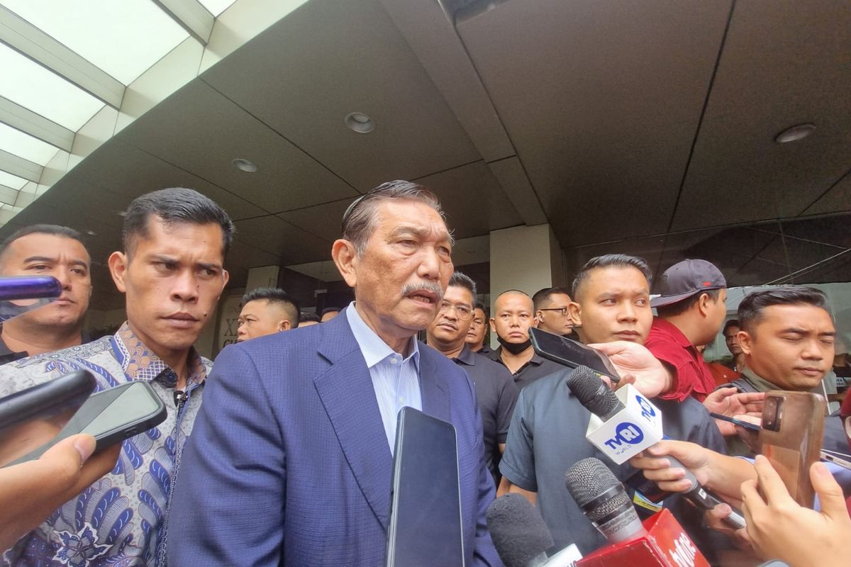 Menteri Koordinator Bidang Kemaritiman dan Investasi Luhut Binsar Pandjaitan saat ditemui di Djakarta Theater, Jakarta, Sabtu (24/6/2023). Luhut meyakini kerja sama dengan China akan menghemat biaya pembangunan kereta cepat hingga ke Surabaya.