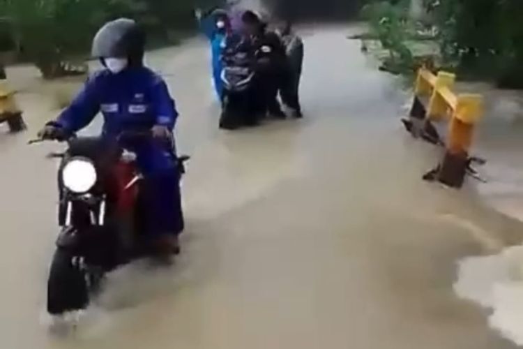 Sejumlah wilayah di Kecamatan Sungai Melayu Rayak, Kabupaten Ketapang, Kalimantan Barat (Kalbar) terendam banjir, Kamis (4/8/2022) pagi. 