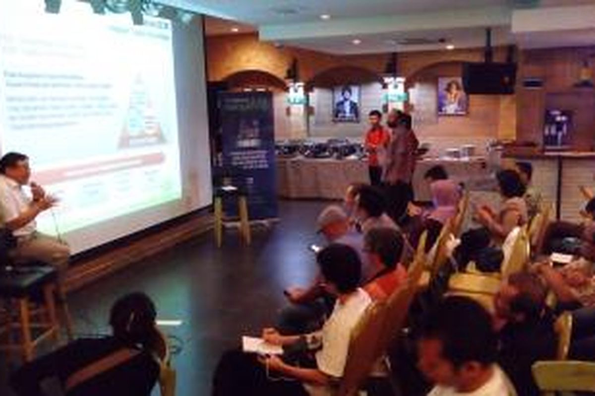Kompasiana Nangkring di Kafe Pisa, Jakarta Selatan, Selasa (31/3/2015) membahas Industri Hulu Migas bersama SKK Migas.