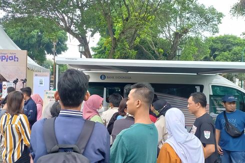 Penukaran Uang di Pakualaman Yogyakarta Diserbu Warga, Antre sampai Berjam-jam