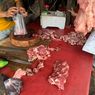 Sibuknya Penjual Daging Sapi Menjelang Lebaran, 