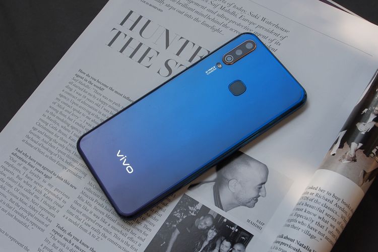 Ilustrasi Vivo Y17 Mineral Blue