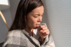 Benarkah Batuk Tak Kunjung Sembuh Bisa karena Ada Cacing di Paru-paru?