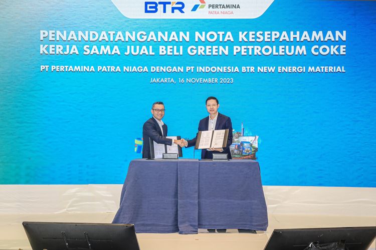 Pertamina Patra Niaga resmi bekerja sama dengan PT Indonesia BTR New Energy Material dalam jual beli Green Petroleum Coke.