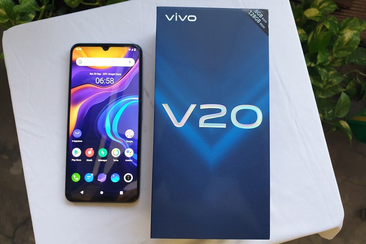 Kotak kemasan dan Vivo V20.