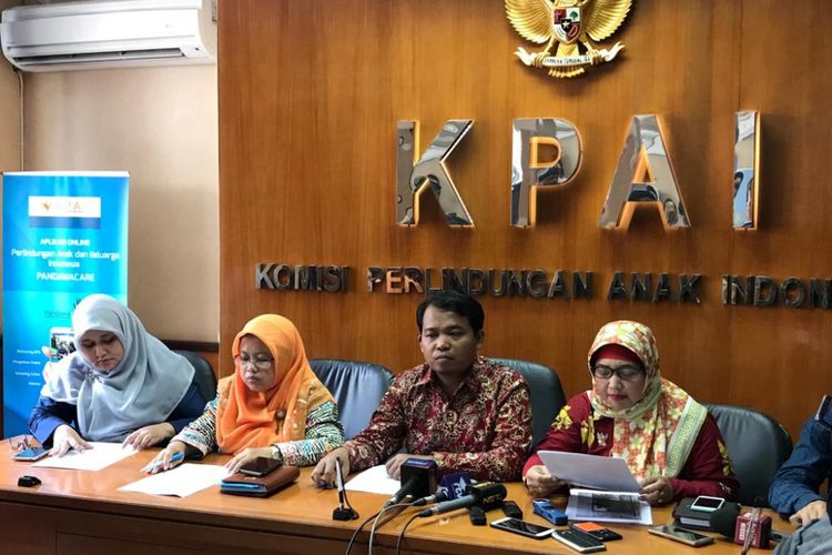 Konferensi pers KPAI soal SMK swasta semimiliter yang memiliki sel tahanan di Batam, Kepulauan Riau, di Kantor KPAI, Jakarta Pusat, Rabu (12/9/2018). 