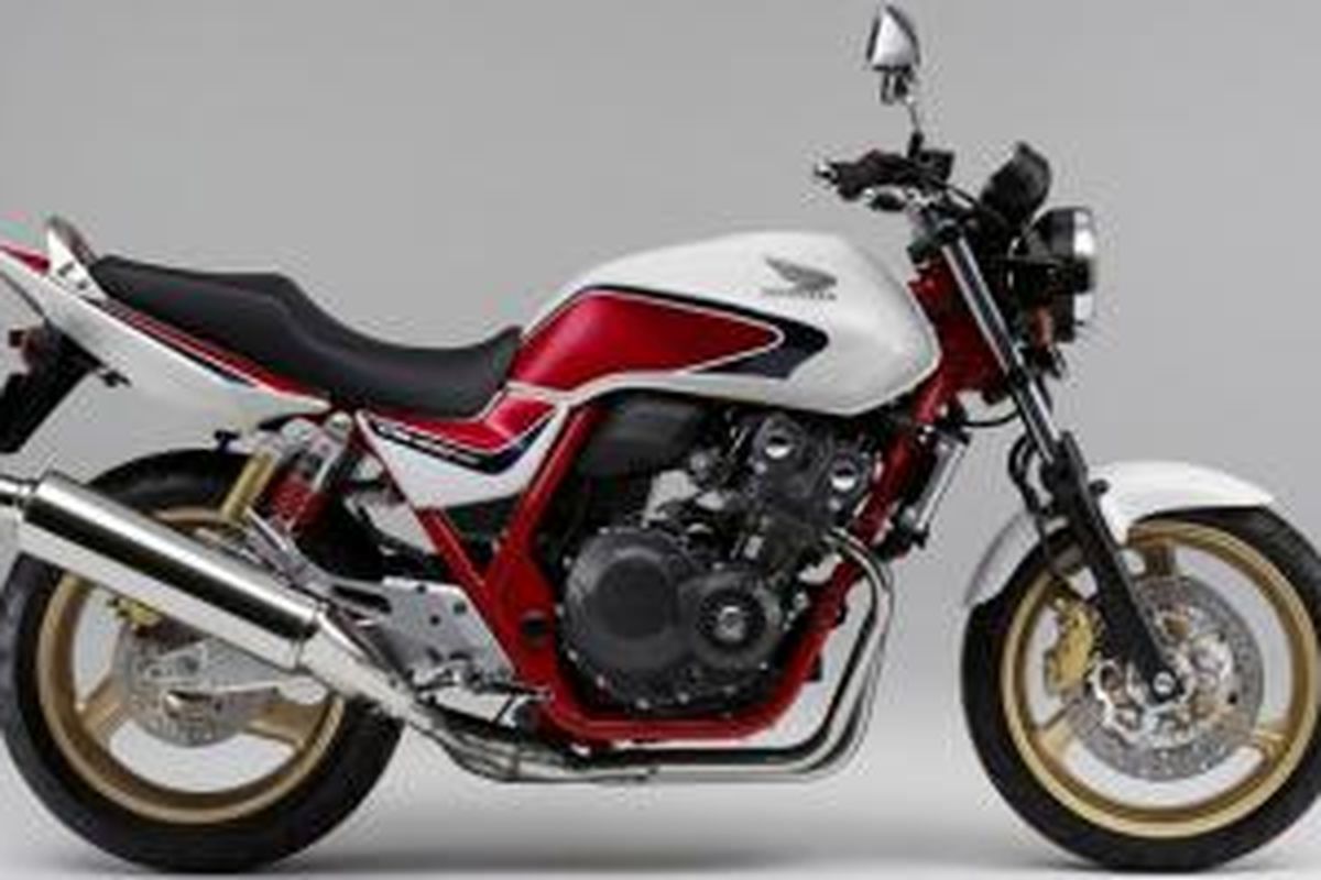 Honda CB400 Super Four yang dipasarkan di Jepang.