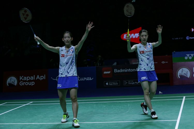 Ganda putri Jepang, Nami Matsuyama/Chiharu Shida melakukan selebrasi saat bertanding melawan rekan senegaranya, Yuki Fukushima/Sayaka Hirota pada laga final Indonesia Open 2022 di Istora Senayan, Jakarta, Minggu (19/6/2022). Nami Matsuyama/Chiharu Shida tampil sebagai juara setelah menang dengan skor 21-18 dan 22-20