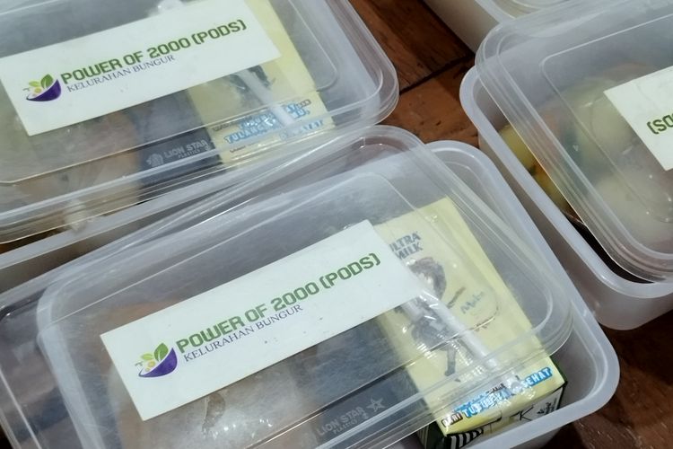 Paket makanan anak stunting di Kelurahan Bungur, Jakarta Pusat, Rabu (22/11/2023). (KOMPAS.com/XENA OLIVIA)
