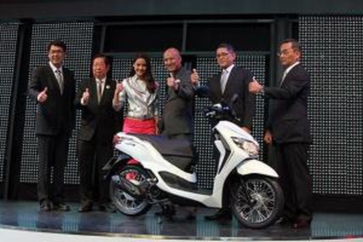 Honda Moove versi facelift meluncur di Bangkok Motor Show 2015.