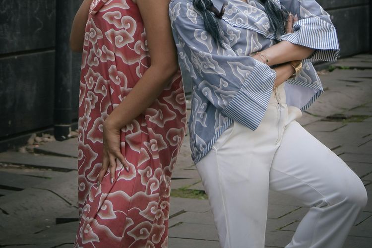 5 Ide Mix and Match Batik untuk Ngantor Ala Dave Tjoa