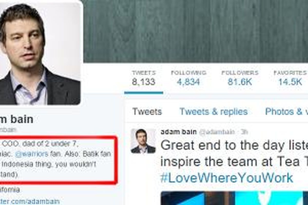 Biografi Twitter Adam Bain yang tertulis dirinya sebagai penggemar batik dari Indonesia.