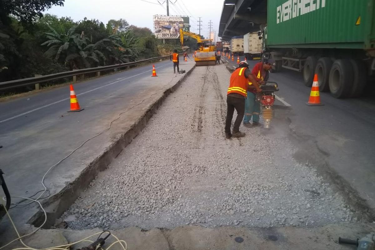 Perbaikan lajur 2 tol Jakarta-Cikampek dilakukan sejak Minggu (7/7/2019) sampai Kamis (9/7/2019).