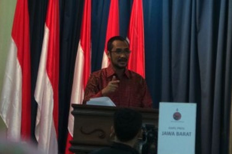 Ketua Komisi Pemberantasan Korupsi (KPK) Abraham Samad saat berpidato dalam acara pembekalan cakon anggota legislatif dari PDIP, di Senayan, Jakarta, Rabu (3/7/2013).