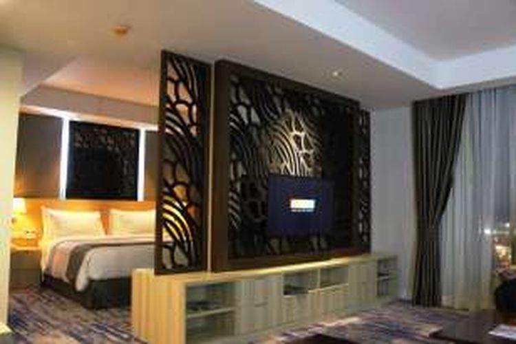 Junior Suite Room Hotel GranDhika Semarang.